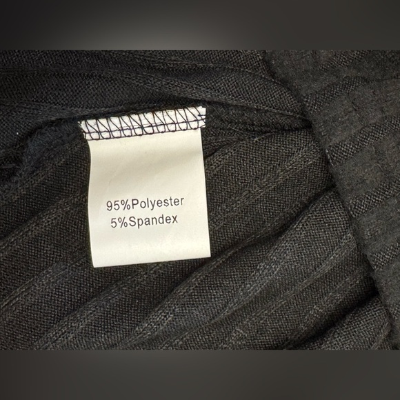 Ribbed Long Sleeve Sweater Women’s Medium Button Accent Sleeves Stretching - Picture 4 of 5